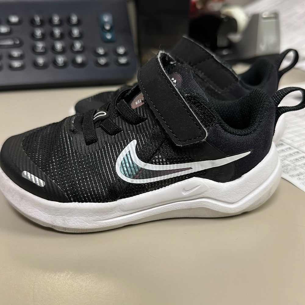 Toddler size 6 nikes